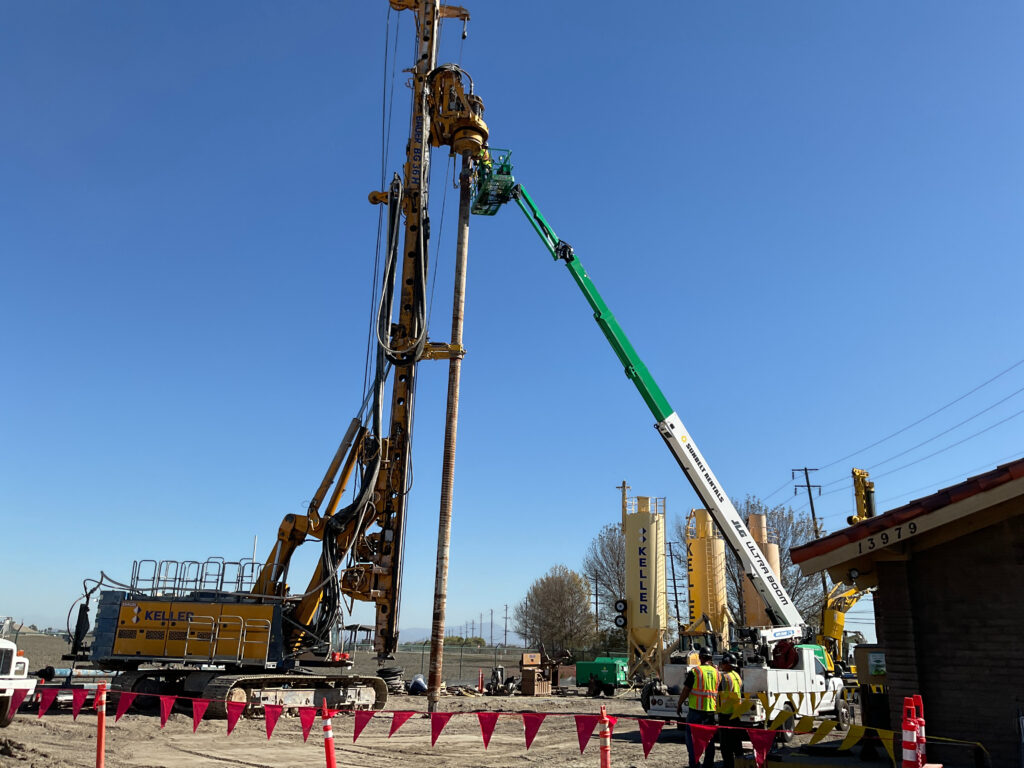 Deep soil mixing drill mix rig set up